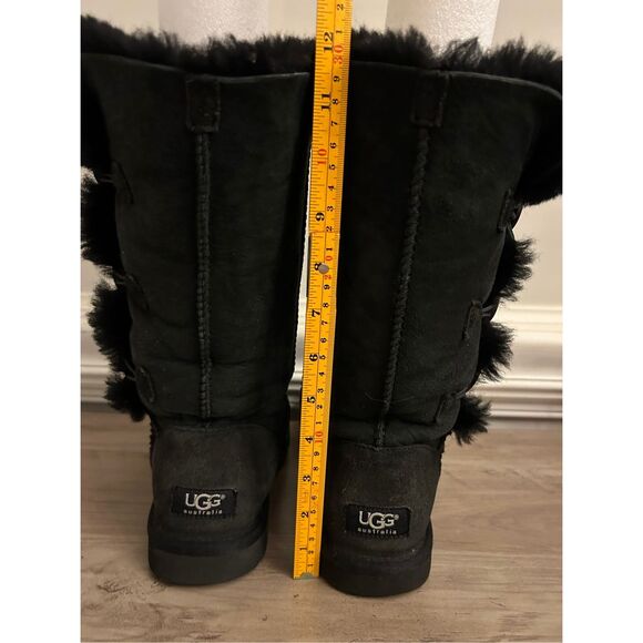 UGG Bailey Button Triplet Boots black size 6 in very good condition - Picture 6 of 12